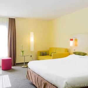 Ibis Styles Centre Port Nicea